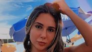 Carol Portaluppi exibe barriga chapada em clique na praia - Reprodução/Instagram