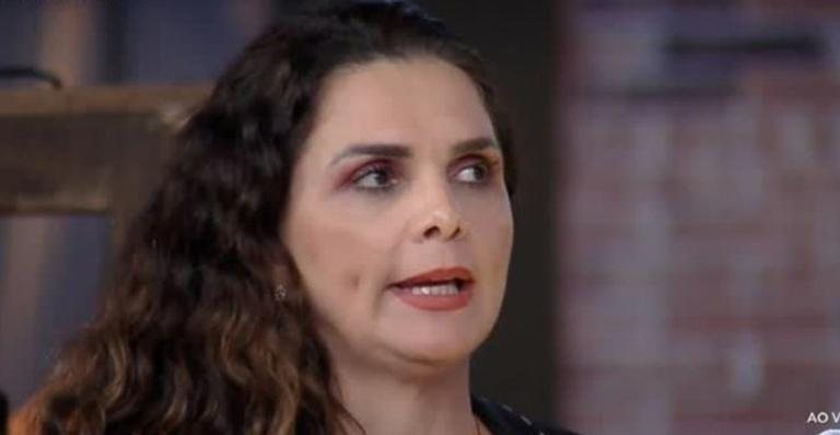 A Fazenda: Com receio de ser eliminada, Luiza Ambiel se despede da cama - Reprodução/Record TV