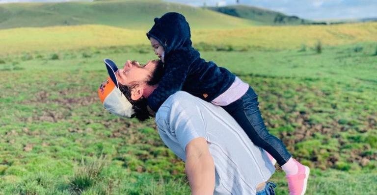 José Loreto curte dia de piscina com a filha, Bella - Reprodução/Instagram