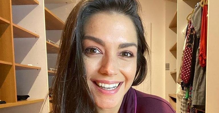 Thais Fersoza mostra momento de descanso boiando no paraíso: ''Momento que a mamãe se permite'' - Instagram