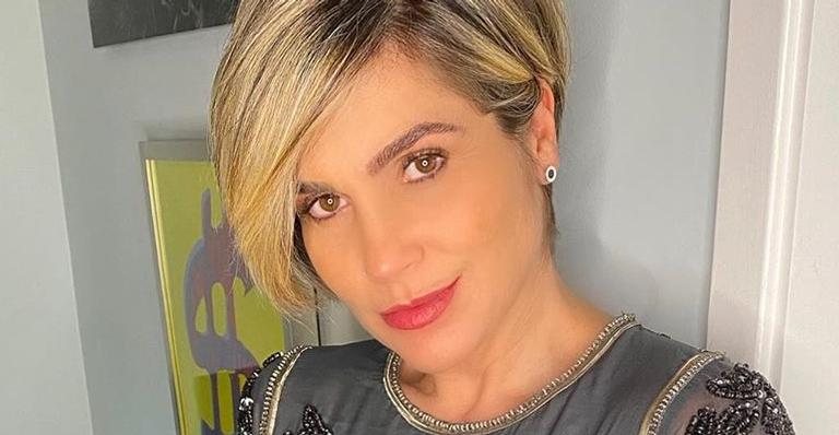 Flávia Alessandra surge linda em selfie com decotão poderoso - Reprodução/Instagram