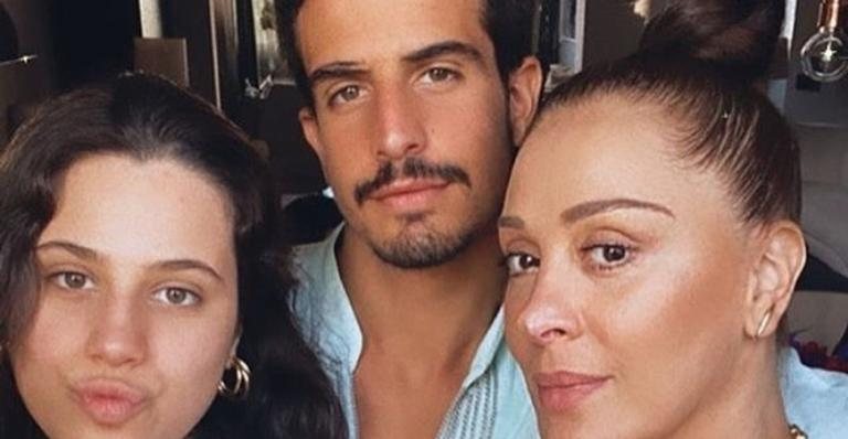 Claudia Raia posa de biquíni com os filhos - Reprodução/Instagram