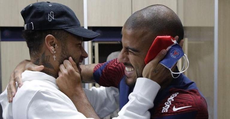 Neymar Jr. celebra ida de Rafinha Alcântara para o PSG - Reprodução/Instagram