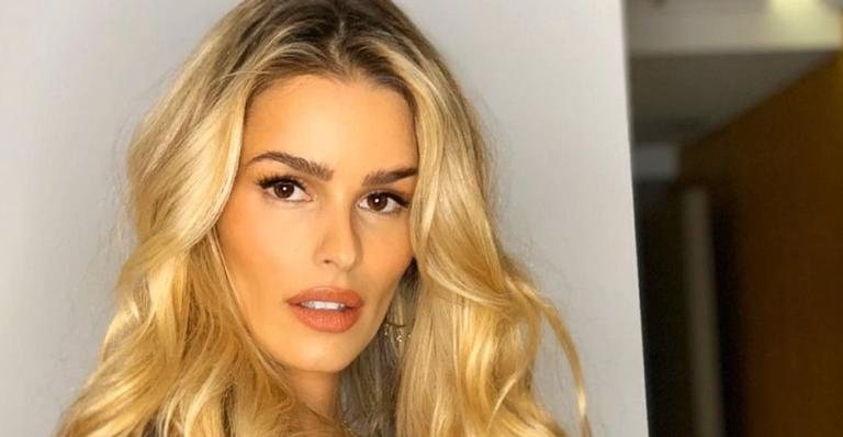 Yasmin Brunet esbanja sua boa forma ao posar de biquíni durante viagem para as Ilhas Maldivas - Reprodução/Instagram