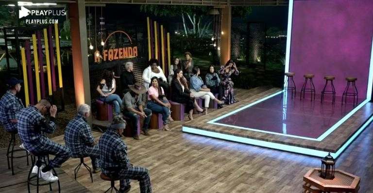 A Fazenda: Juliano, Luiza, Mateus e Mirella estão na roça - Reprodução/Record TV