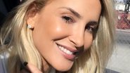 Claudia Leitte arranca elogios com foto empinando o bumbum - Reprodução/Instagram