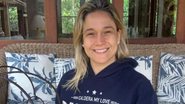 Fernanda Gentil divide manhã de preguiça com o cachorrinho de estimação - Reprodução/Instagram