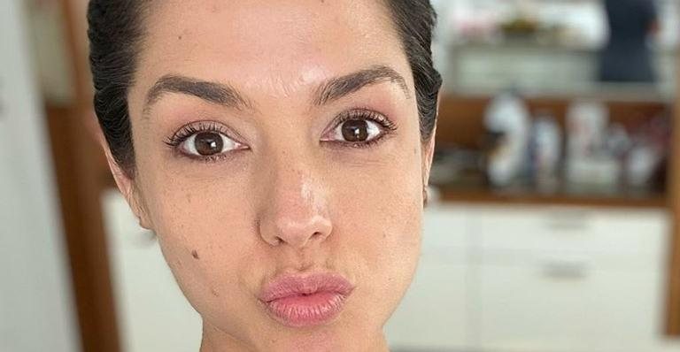 Thais Fersoza posa de biquíni se refrescando em cachoeira - Reprodução/Instagram