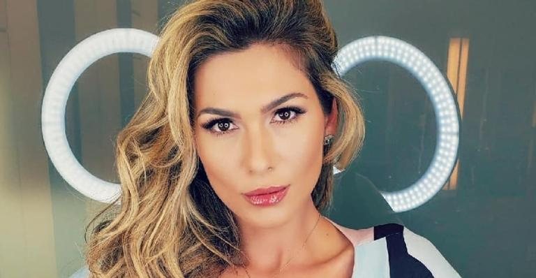 Lívia Andrade ostenta curvas impecáveis com maiô cavado - Reprodução/Instagram