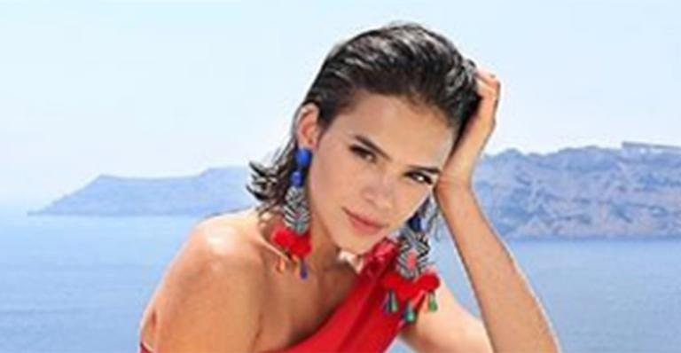 Marquezine compartilha selfies na cama e brinca: ''Carente'' - Reprodução/Instagram