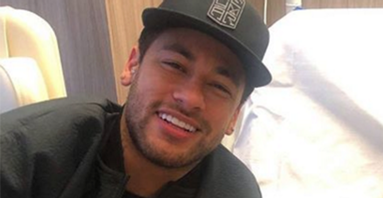 Neymar Jr. convida cantora e amigas para sua mansão em Paris - Reprodução/Instagram