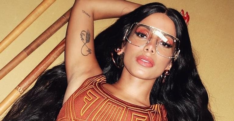 Anitta escolhe saia de quase R$9 mil para votar no Rio - Reprodução/Instagram