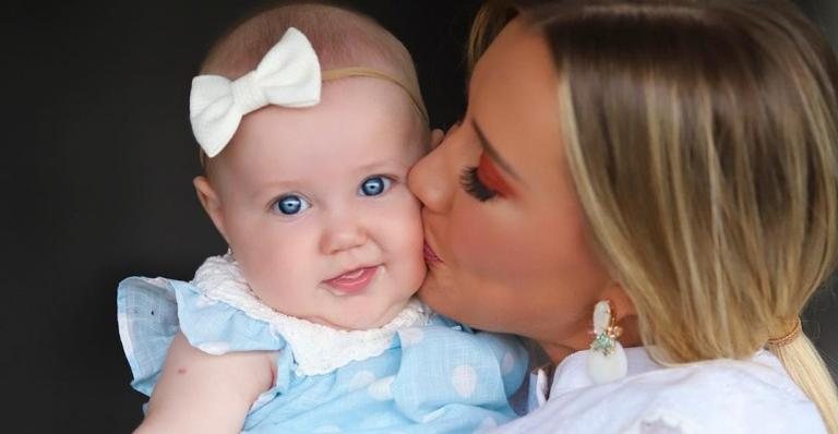 Ana Paula Siebert celebra os seis meses da filha, Vicky - Reprodução/Instagram