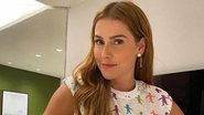 Deborah Secco encanta com clique de biquíni - Reprodução/Instagram