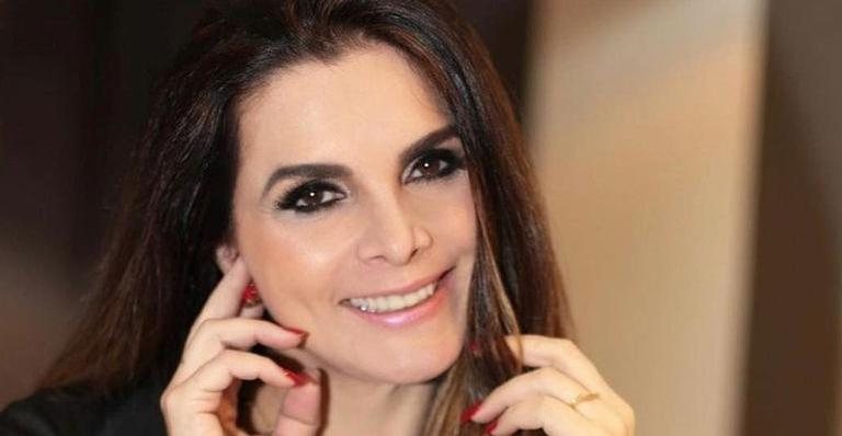 Luiza Ambiel renova o bronzeado de biquíni fio dental - Reprodução/Instagram