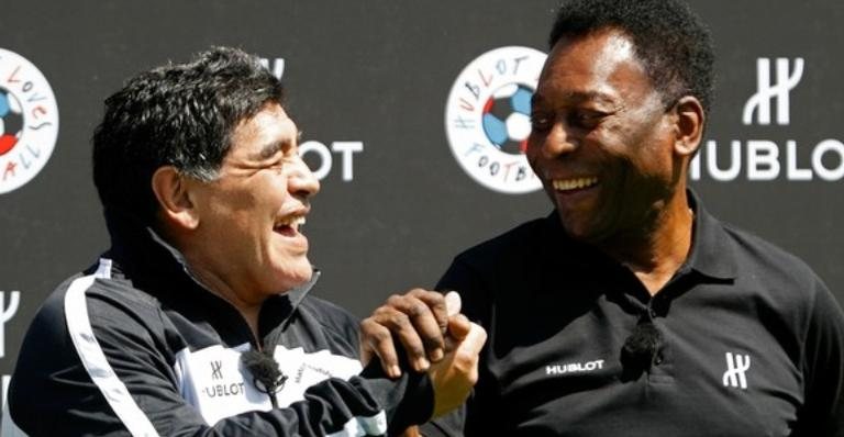 Pelé emociona ao se despedir de Maradona - Reprodução