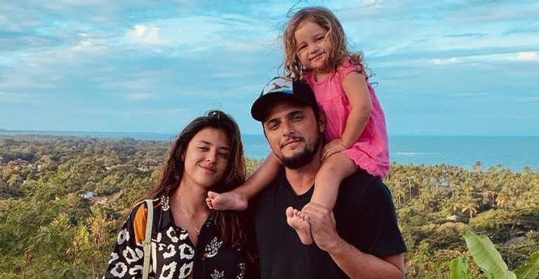 Yanna Lavigne flagra Bruno Gissoni e a filha acordando - Reprodução/Instagram