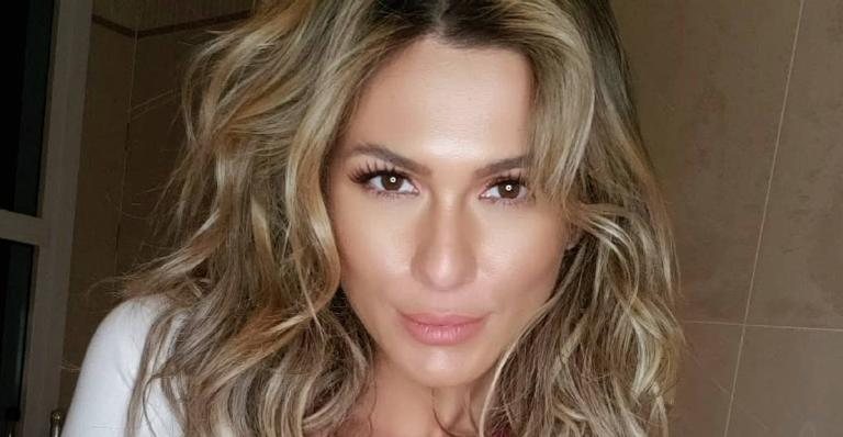 Lívia Andrade exibe bumbum turbinado com biquíni fio dental - Reprodução/Instagram