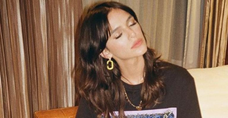 De biquíni, Bruna Marquezine empina o bumbum e exibe corpão - Reprodução/Instagram