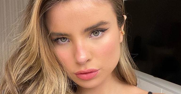 Na Bahia, Giulia Be divide clique raro de biquíni e arranca suspiros