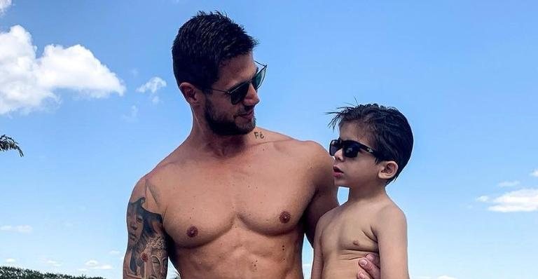 Jonas Sulzbach aparece em fotos brincando com o filho - Reprodução/Instagram