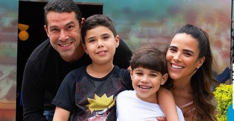 Wanessa Camargo posa na praia com a família e se declara - Reprodução/Instagram