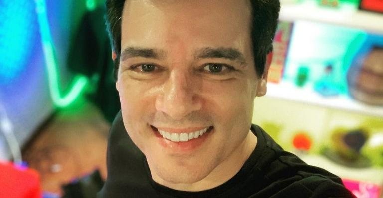 Celso Portiolli aparece natural em clique raro nas redes sociais - Foto/Instagram