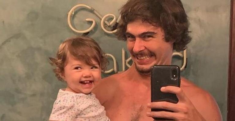 Rafa Vitti registra momento fofíssimo de sua rotina matinal com a filha, Clara Maria - Reprodução/Instagram