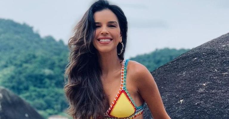 Mariana Rios exibe seu grande talento musical ao surgir cantando e tocando piano em lindo registro - Reprodução/Instagram