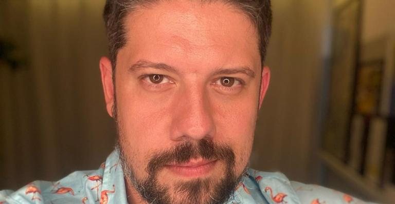 Phelipe Siani diverte com sua ''técnica'' de arrumar a cama - Reprodução/Instagram