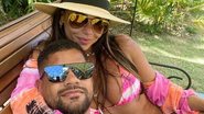 Viviane Araújo é fotografada pelo noivo Guilherme Militão durante passeio romântico em cachoeira - Reprodução/Instagram