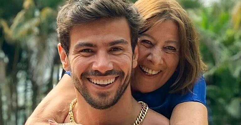 Mariano presta homenagem de aniversário para mãe, Valentina - Reprodução/Instagram