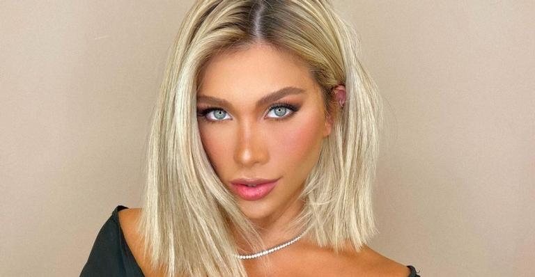 Flavia Pavanelli aposta em novo visual e bocão - Foto/Instagram