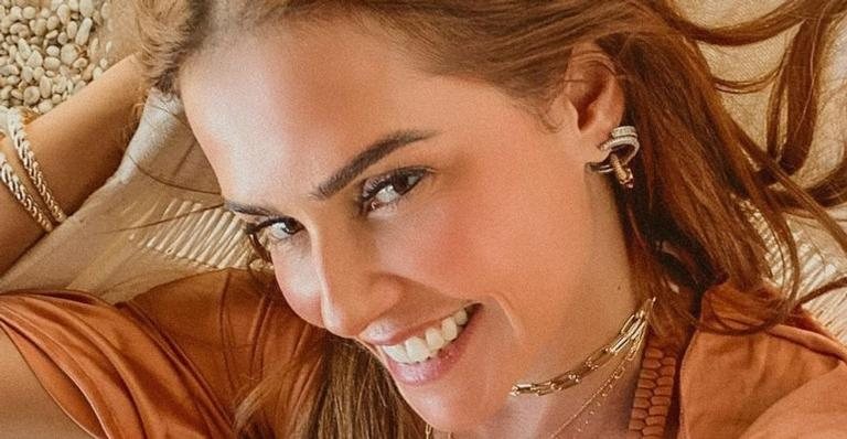 De biquíni, Deborah Secco rouba a cena com abdômen definido - Reprodução/Instagram