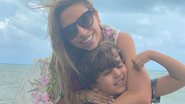 Patricia Abravanel exibe seu lado mãezona ao surfar com o filho mais velho, Pedro - Reprodução/Instagram