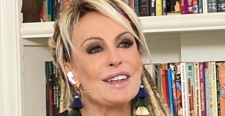 Ana Maria Braga arranca risadas em foto com sua cachorra - Reprodução/Instagram