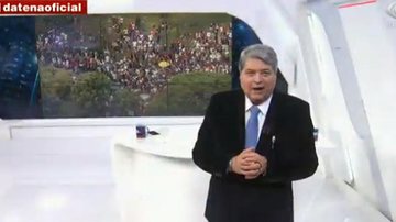 Ao vivo, Datena se revolta com aglomeração em São Paulo - Reprodução