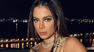 Anitta posa de costas com biquíni fio dental na neve - Reprodução/Instagram