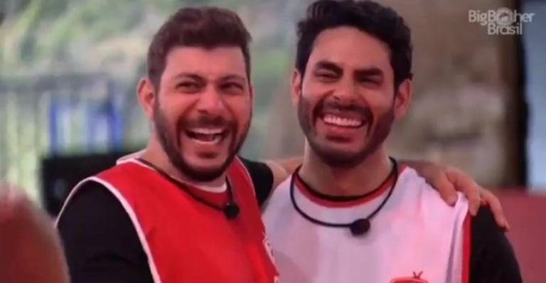 Caio e Rodolffo durante a prova de imunização - Foto/Reprodução BBB21