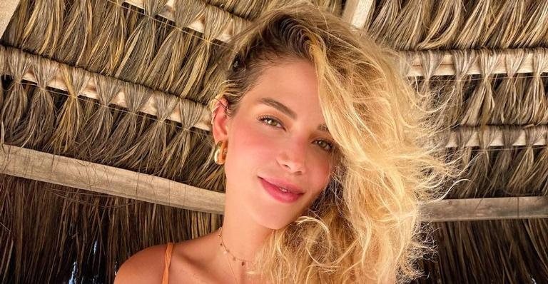 Carol Dias posa na praia e encanta os seguidores - Reprodução/Instagram