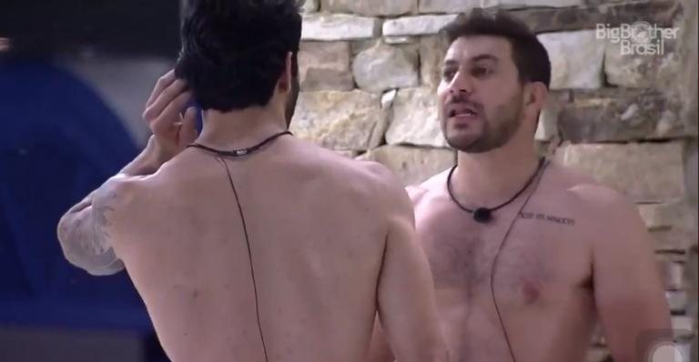 Caio e Rodolffo durante conversa no BBB21 - Foto/Reprodução BBB21