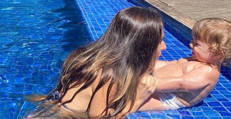 Tata Werneck encanta ao surgir com Clara Maria na piscina - Reprodução/Instagram