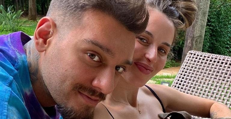 Lucas Lucco encanta a web ao posar com Lorena Carvalho - Reprodução/Instagram