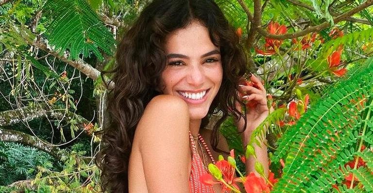 Bruna Marquezine posa com biquíni fininho em Noronha - Reprodução/Instagram