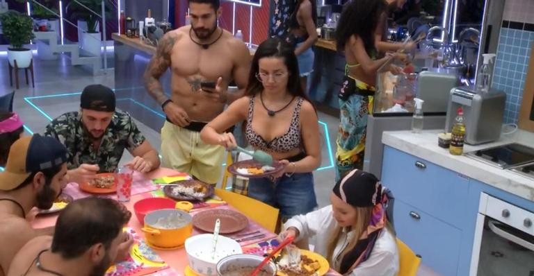 Durante almoço da Xepa, Juliette e Fiuk tiveram uma pequena discussão - Reprodução/TV Globo