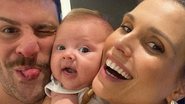 Flávia Viana derrete fãs ao posar coladinha com sua família - Reprodução/Instagram