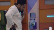 BBB21: Arcrebiano atende o Big Fone pela terceira vez - Reprodução/TV Globo