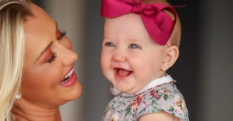 Ana Paula Siebert mostra momento fofo com a filha, Vicky - Reprodução/Instagram