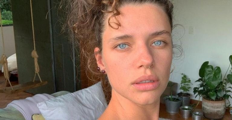 Bruna Linzmeyer divide clique romântico com a namorada - Foto/Instagram