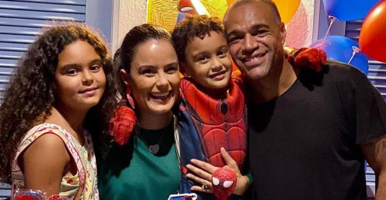 Luciele Di Camargo publica clique de Denilson com a filha - Reprodução/Instagram